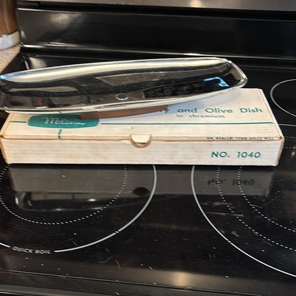 Vtg. MCM Danish style Milbern Celery Olive Dish Chromium Wood Base 14"x5" NIB - Picture 5 of 5